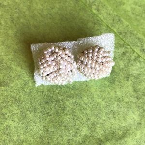 Seed bead stud earrings 🥰